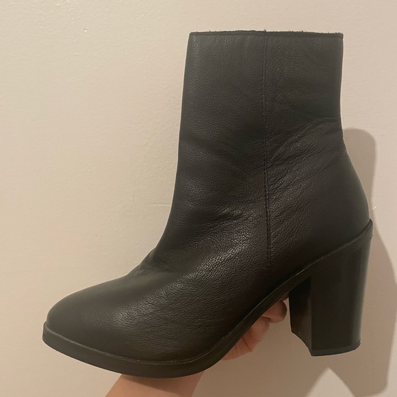 Urban Outfitters Maya Leather Boot - Picture 6 of 10